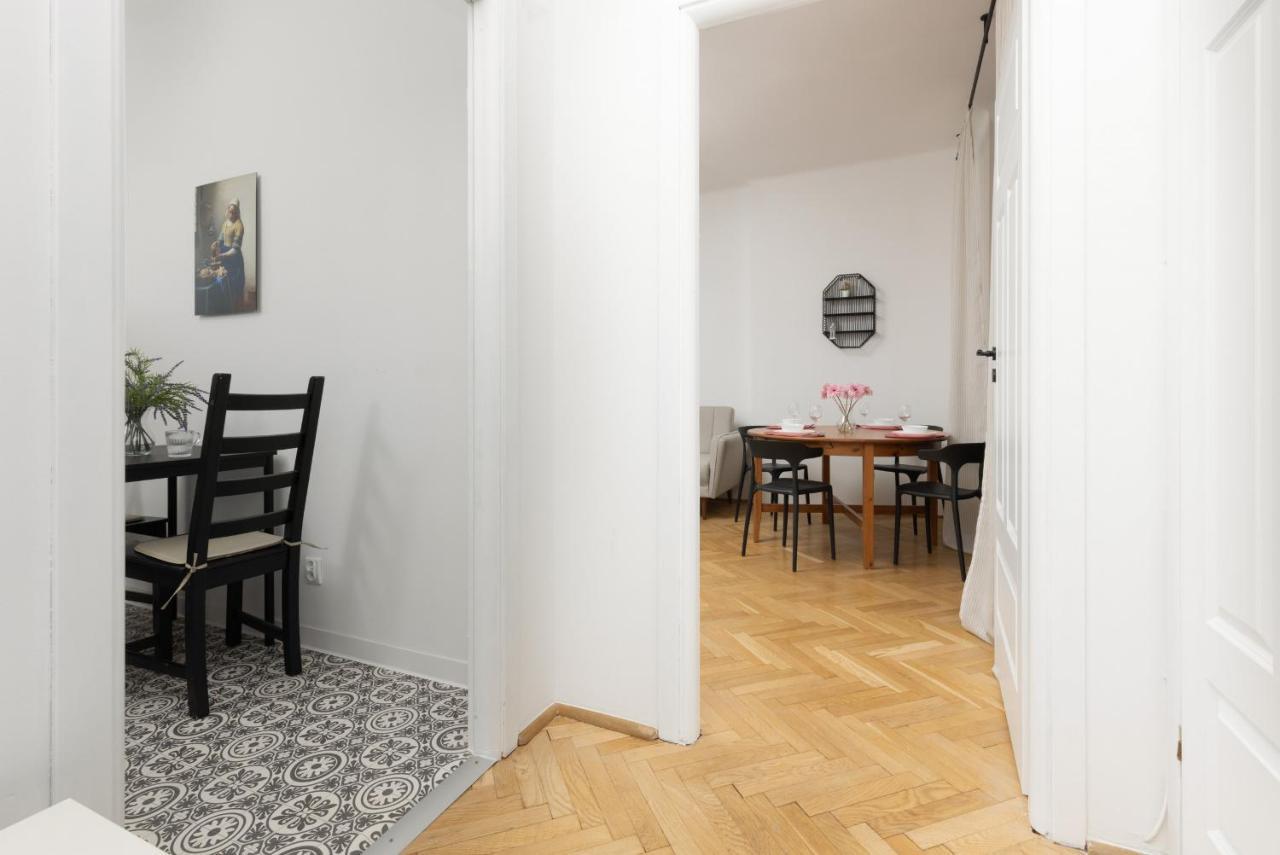 Cozy Studio With Bath Bielany By Renters Appartement *