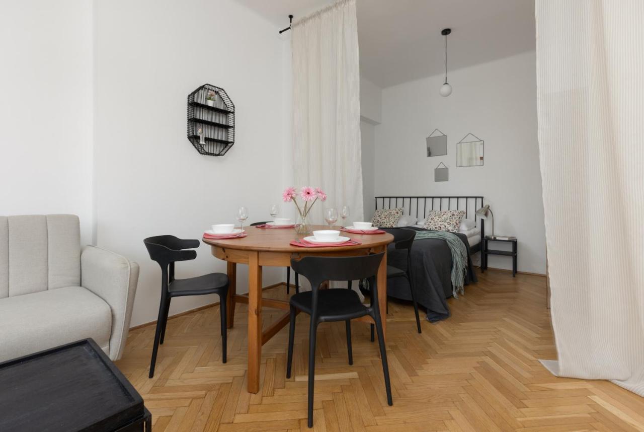 Cozy Studio With Bath Bielany By Renters * Warschau